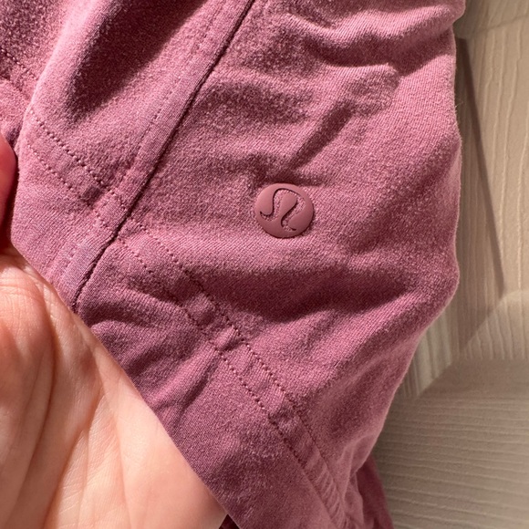 Lululemon Inner Glow Short 3” Size 6 GUC - Picture 12 of 12